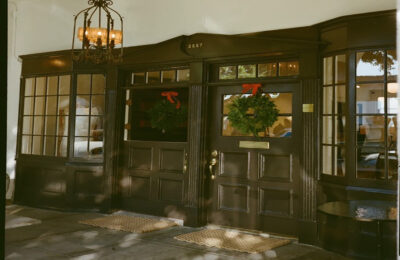 Reviving Hacker Style in "A Murder at the End of the World"